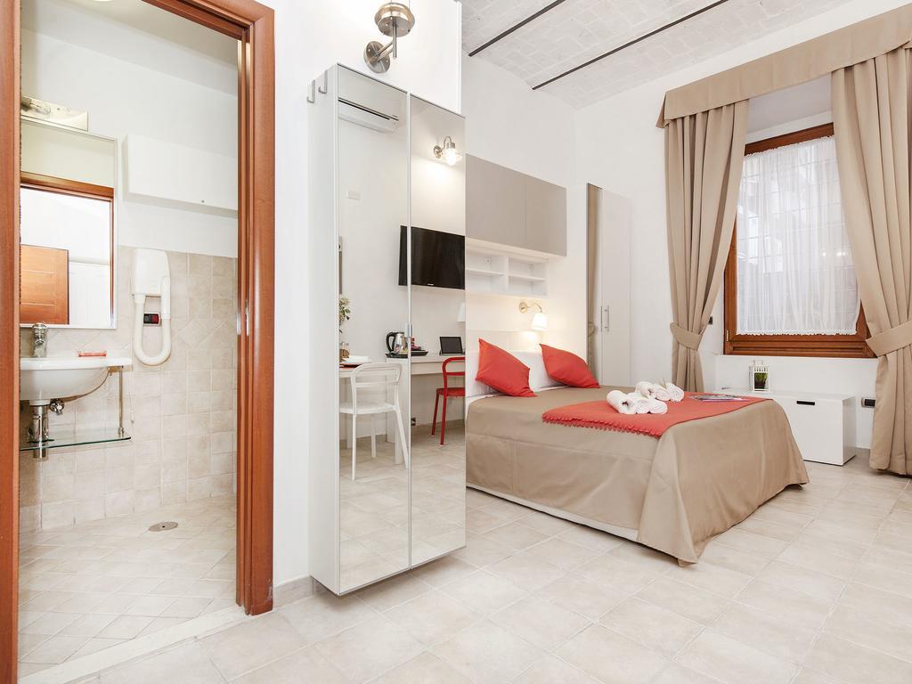 Coral Flat Colosseo Rome Room photo